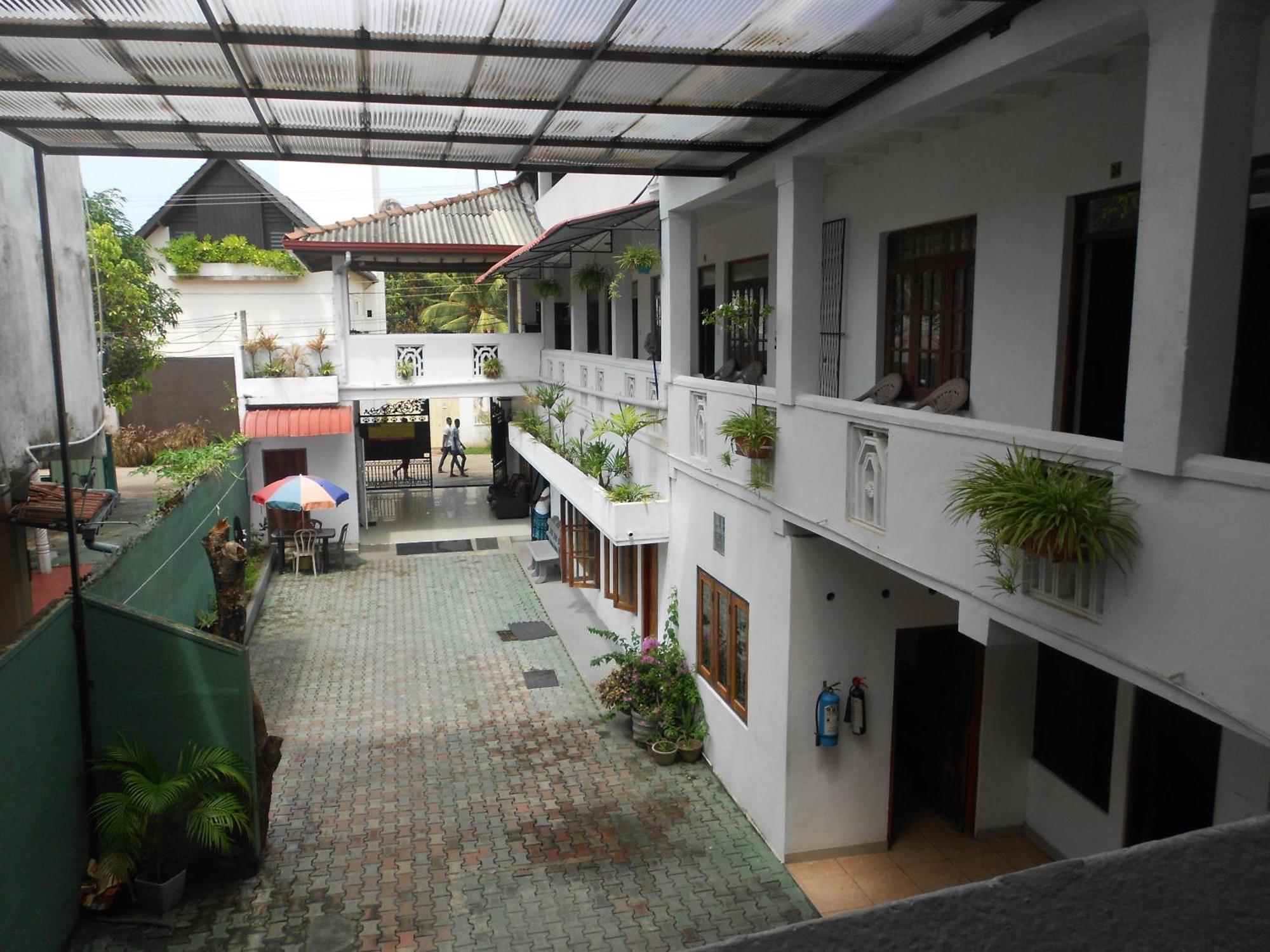 Shanith Guesthouse Negombo Exterior foto